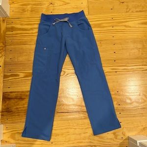 FIGS Kade Cargo Scrub Pant in Ceil Blue